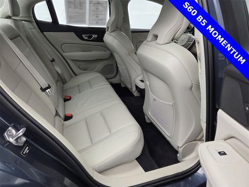 Used 2022 Volvo S60 B5 Momentum image 11