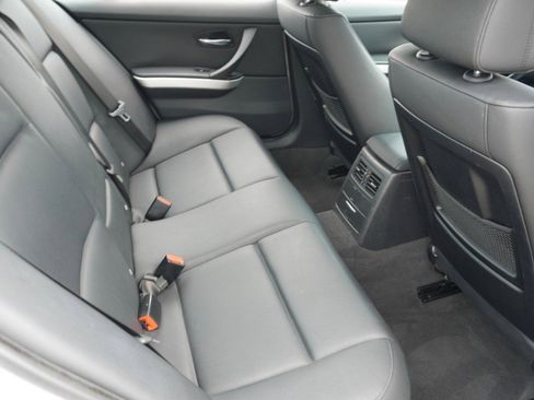 Used 2006 BMW 325i Sedan RWD image 26
