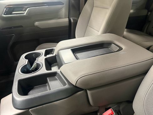 Used 2023 Chevrolet Silverado 1500 LT AWD/4WD image 37