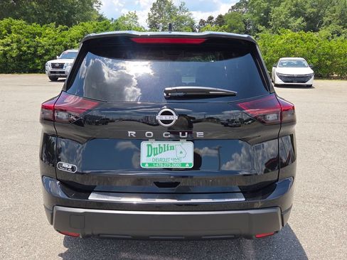 New 2026 Nissan Rogue SV FWD image 9