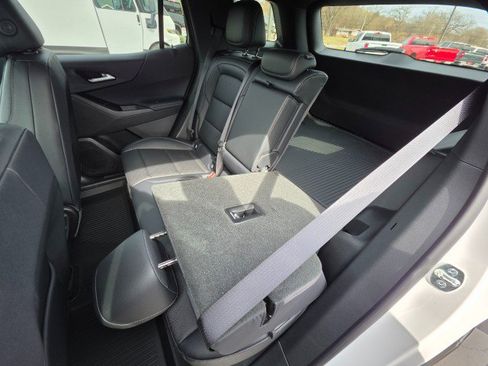 New 2026 Chevrolet Equinox LT image 18