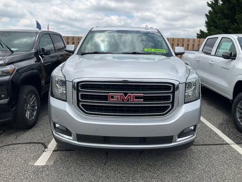 Used 2017 GMC Yukon XL SLT w/ Open Road Package AWD/4WD image 2