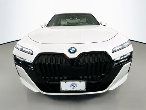 Certified 2024 BMW 760i xDrive w/ Executive Package AWD/4WD image 2