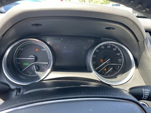 Used 2020 Toyota Camry XLE FWD image 37