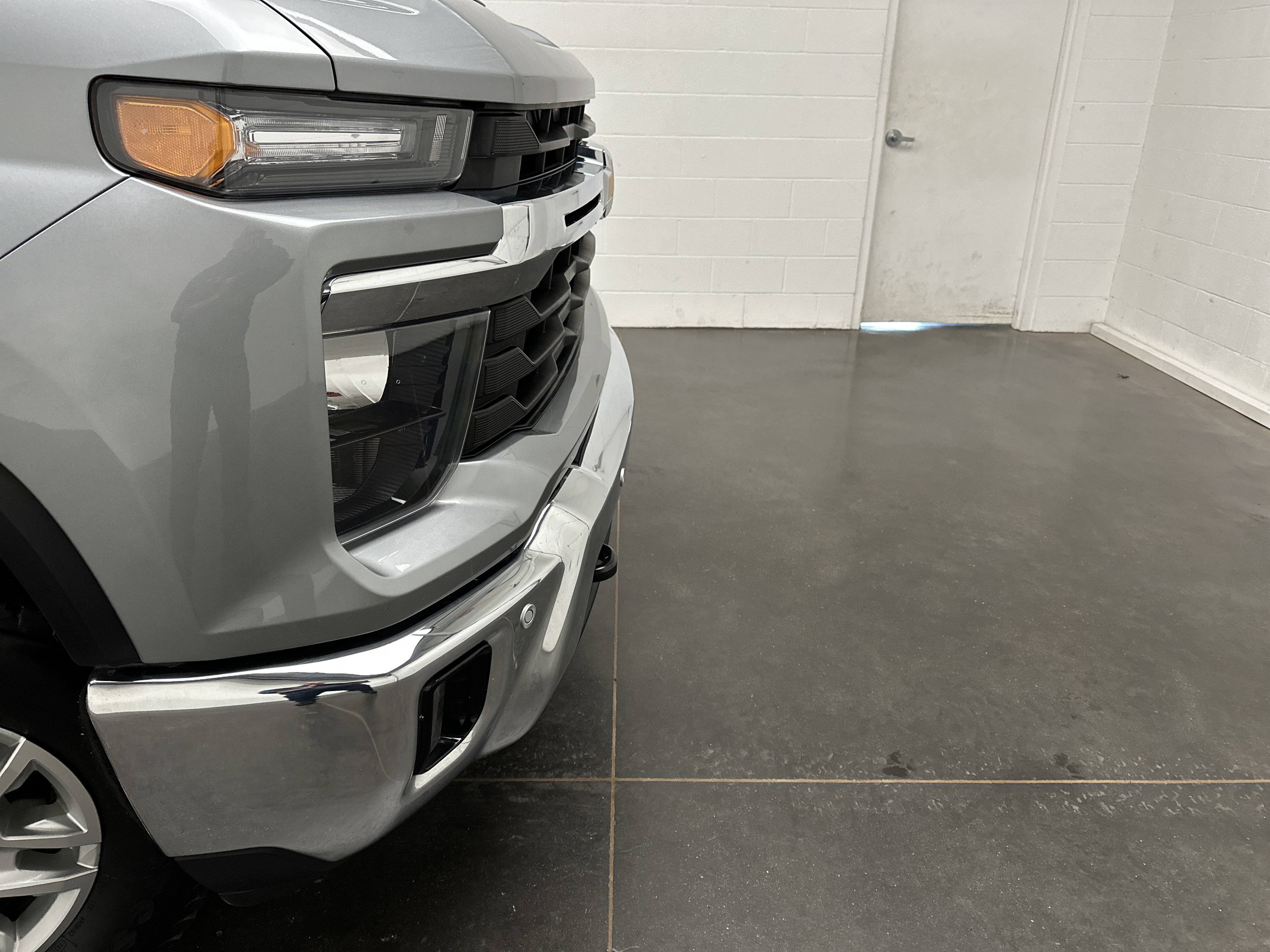 Used 2025 Chevrolet Silverado 2500 LT w/ Safety Package AWD/4WD image 2