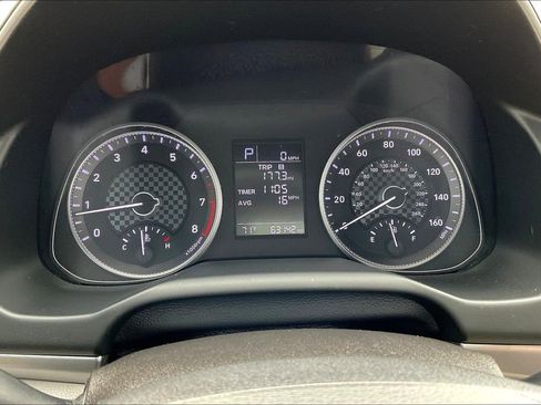 Used 2019 Hyundai Elantra SE FWD image 13