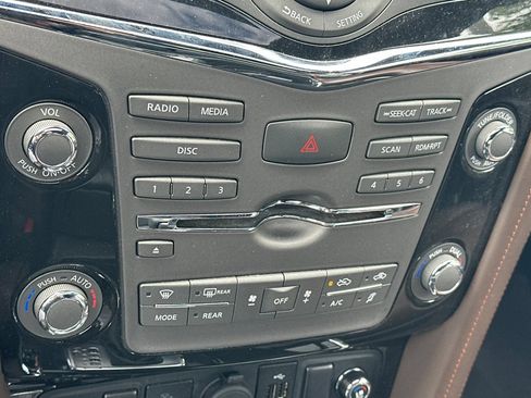 Used 2019 Nissan Armada Platinum w/ Captain's Chairs Package RWD image 20