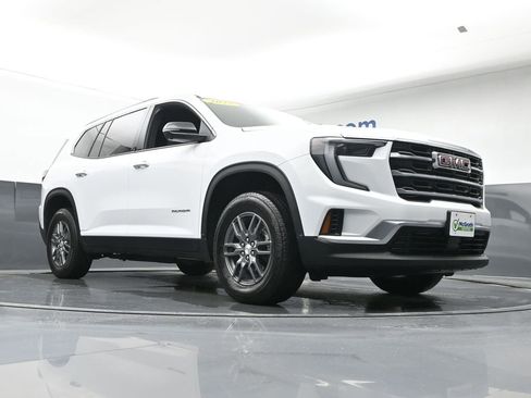 Used 2025 GMC Acadia Elevation image 27