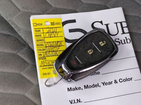 Used 2021 Chevrolet Equinox LS image 33