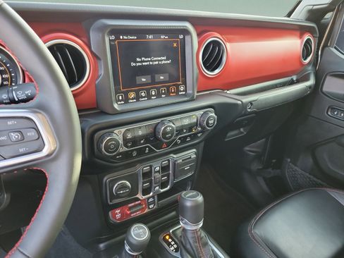 Used 2023 Jeep Gladiator Rubicon w/ LED Lighting Group AWD/4WD image 23