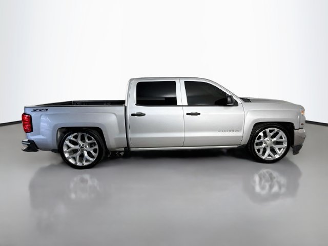 Used 2018 Chevrolet Silverado 1500 Custom w/ Custom Value Package RWD image 11