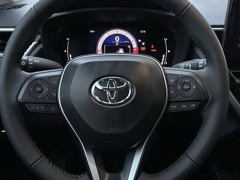 Used 2026 Toyota Corolla Cross LE image 12