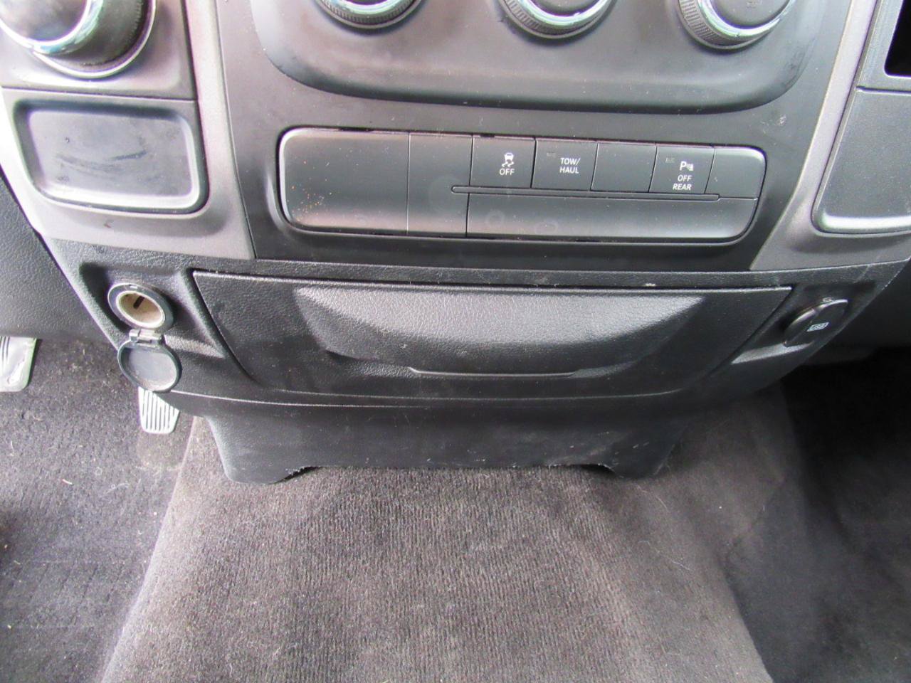 Used 2020 RAM 1500 Tradesman w/ Chrome Appearance Group RWD image 22
