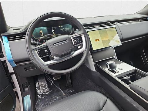 New 2025 Land Rover Range Rover SV image 15