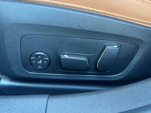 Used 2026 BMW 330i Sedan w/ M Sport Package RWD image 14