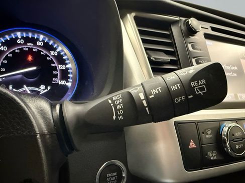 Used 2019 Toyota Highlander XLE image 21