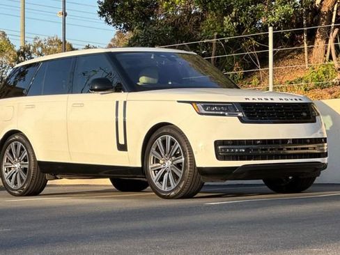 Certified 2023 Land Rover Range Rover SE image 7