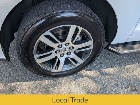 Used 2022 Ford Expedition Limited RWD image 10