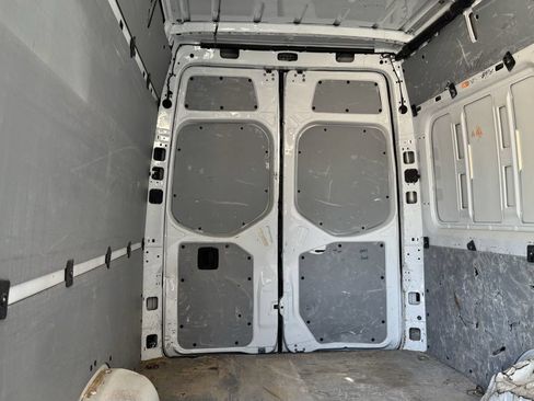 Used 2021 Mercedes-Benz Sprinter 2500 image 22