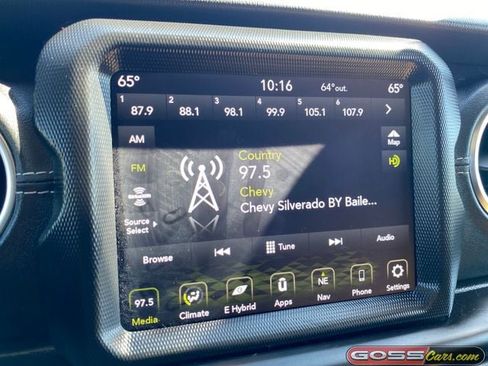 Used 2021 Jeep Wrangler Unlimited Sahara w/ Dual Top Group AWD/4WD image 12