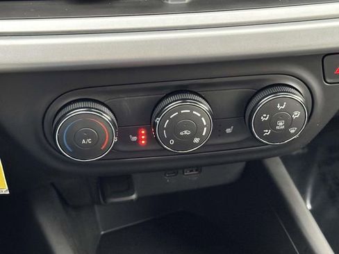 Used 2024 Chevrolet Trax RS w/ Driver Confidence Package image 33