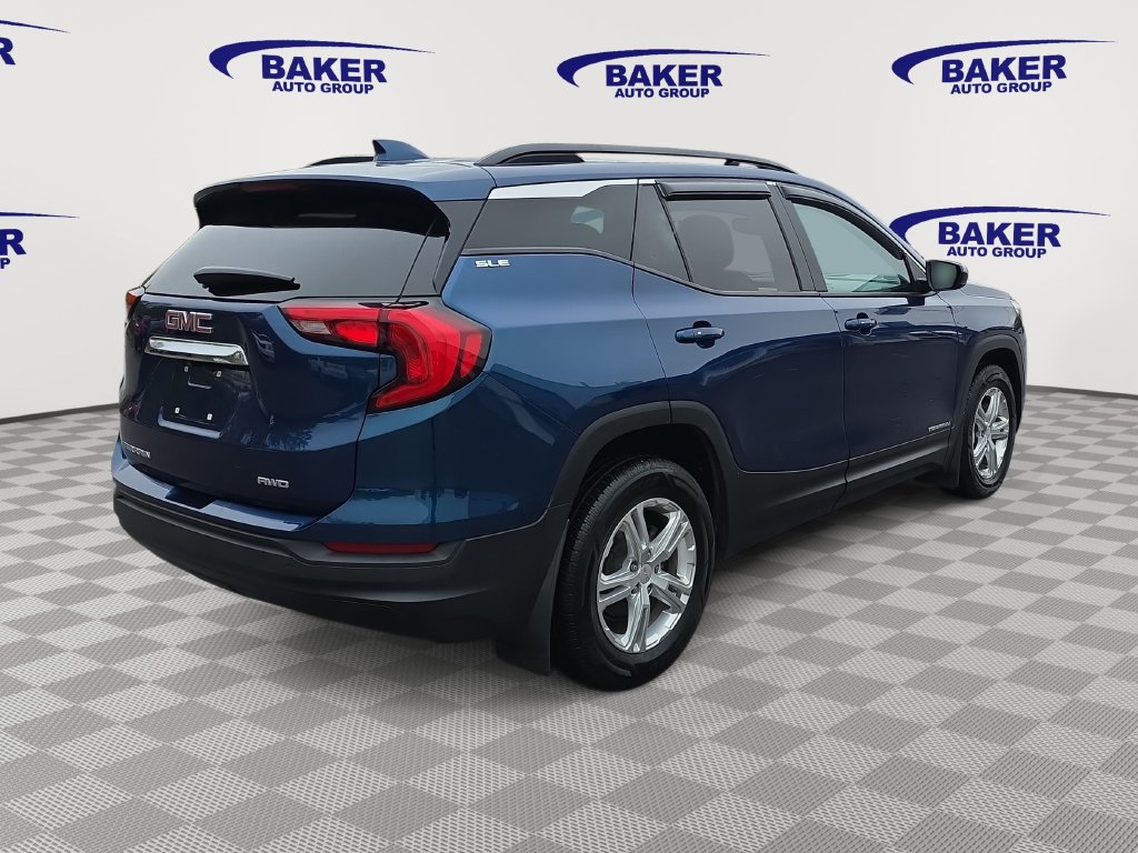Used 2020 GMC Terrain SLE w/ Driver Convenience Package AWD/4WD image 3
