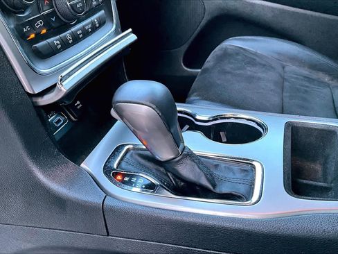 Used 2018 Jeep Grand Cherokee Altitude RWD image 16