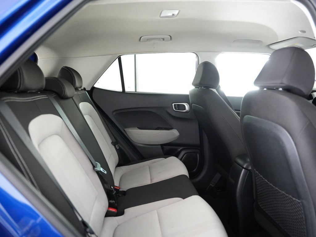 Used 2020 Hyundai Venue SEL FWD image 36
