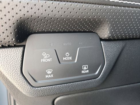 New 2026 Volkswagen Atlas Cross Sport SE FWD image 16