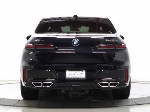 Used 2025 BMW 760i xDrive w/ Executive Package AWD/4WD image 7