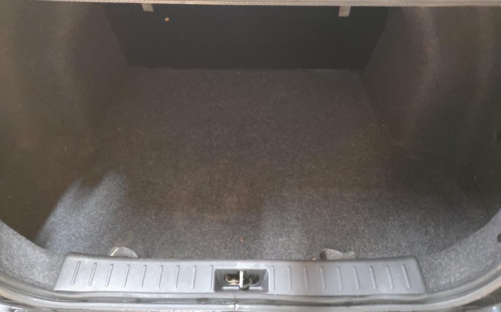 Used 2025 Nissan Versa S w/ Trunk Package FWD image 11