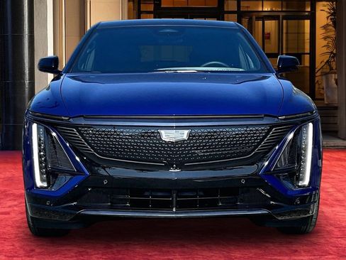 Used 2025 Cadillac Lyriq Sport AWD/4WD image 3