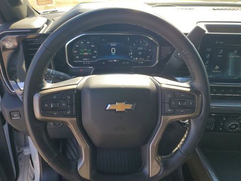 Used 2024 Chevrolet Silverado 2500 High Country w/ Technology Package image 11