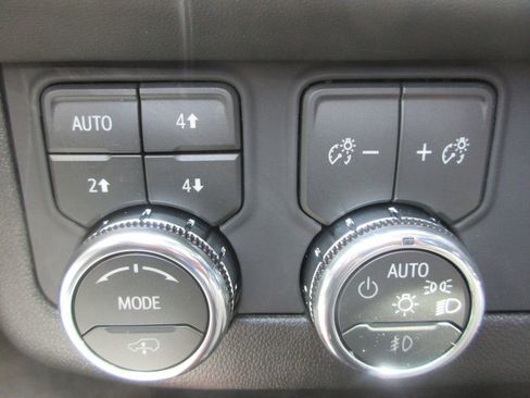 New 2026 GMC Yukon AT4 Ultimate AWD/4WD image 17