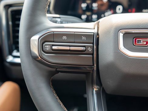 New 2026 GMC Canyon AT4 w/ Technology Plus Package AWD/4WD image 20
