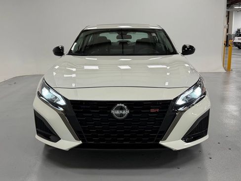Used 2024 Nissan Altima 2.5 SR w/ SR Premium Package image 6