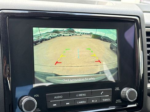 Used 2024 Nissan Frontier SV image 22