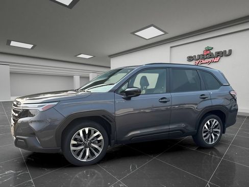 Used 2025 Subaru Forester Touring AWD/4WD image 7