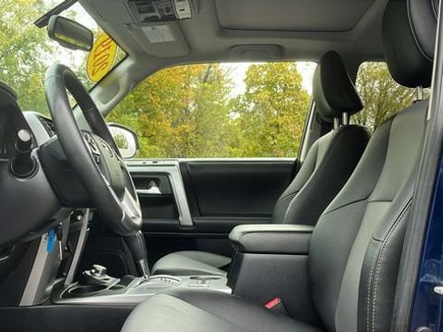 Certified 2019 Toyota 4Runner SR5 Premium image 10