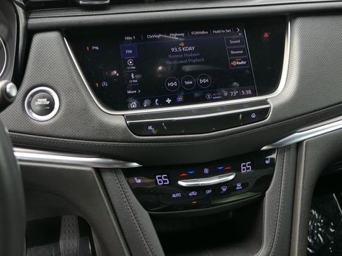 Used 2022 Cadillac XT5 Luxury w/ LPO, Floor Liner Package FWD image 19