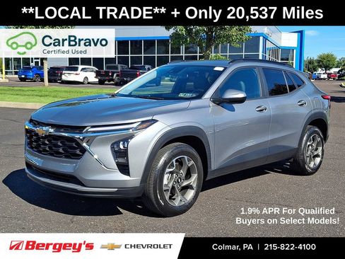 Used 2024 Chevrolet Trax LT w/ Driver Confidence Package FWD image 1