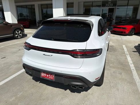 Used 2025 Porsche Macan AWD/4WD image 8