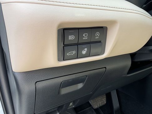 Used 2023 Toyota Highlander Limited AWD/4WD image 27