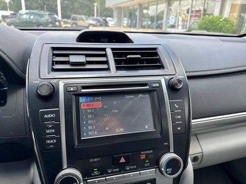 Used 2012 Toyota Camry LE FWD image 32
