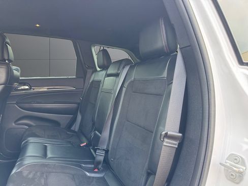 Used 2019 Jeep Grand Cherokee Trailhawk AWD/4WD image 18