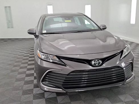 Used 2023 Toyota Camry LE image 7