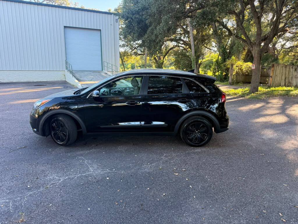 Used 2018 Kia Niro EX FWD image 8