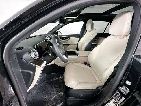 Used 2026 Mercedes-Benz GLC 300 4MATIC image 21