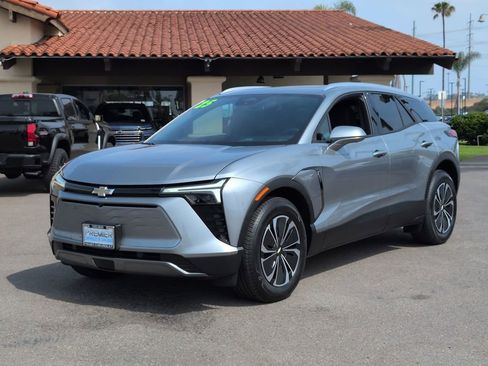 Used 2025 Chevrolet Blazer EV LT image 1