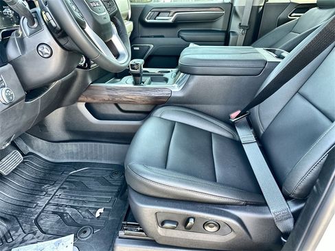 New 2026 GMC Sierra 1500 SLT image 24